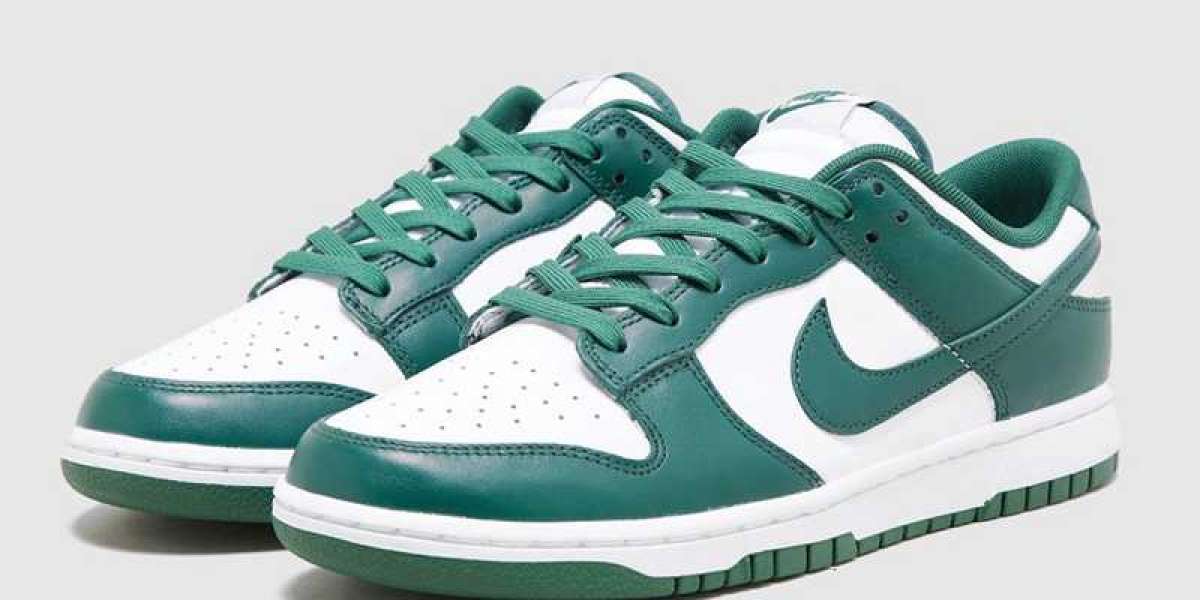 The Nike Dunk Low "Team Green" DD1391-101 shoes are really cheap!