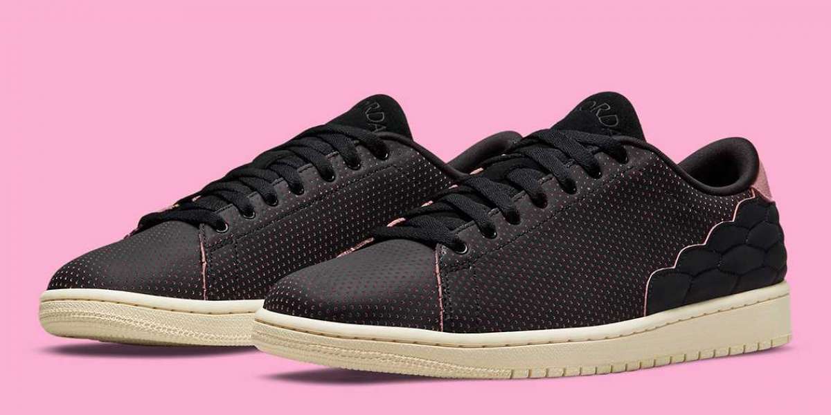 DJ2756-006 Air Jordan 1 center court uses perforated leather to prepare for summer