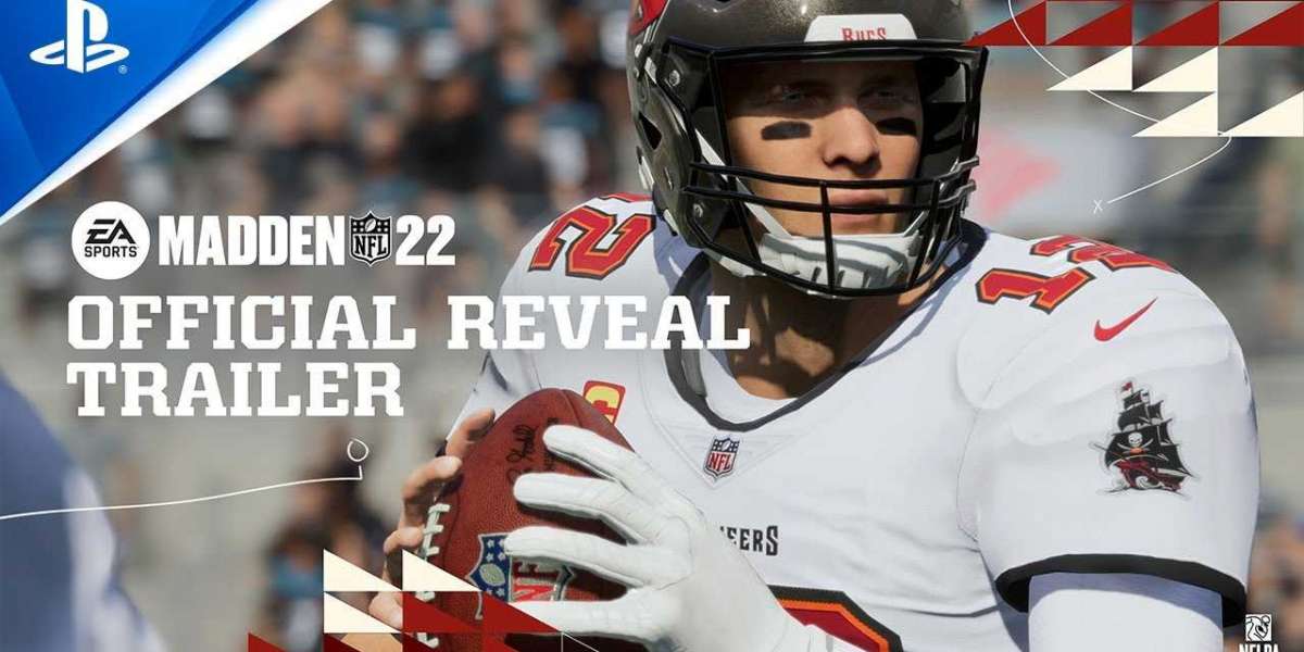 Julian Edelman harasses Tom Brady about the 'Madden, NFL 22, Cover