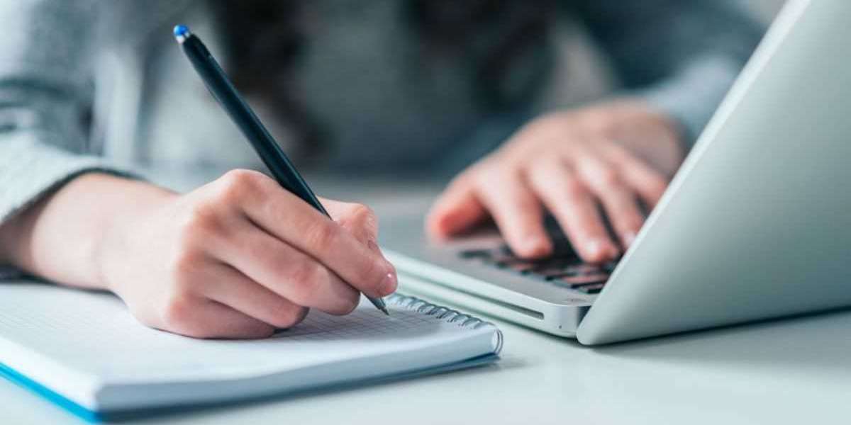 4 Reasons Paper Writing is Vital in One’s Professional Life