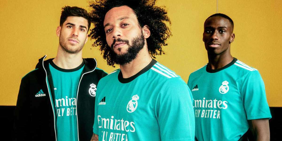 Real Madrid 2021-22 temporada segunda camiseta lejos