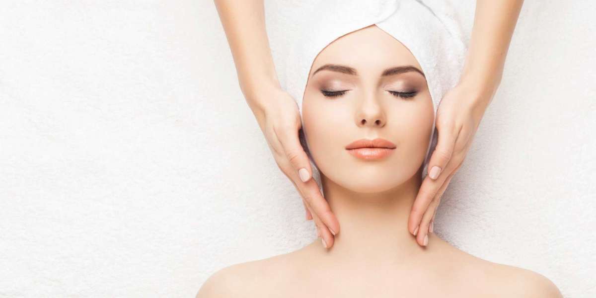 Glycolic peel facial