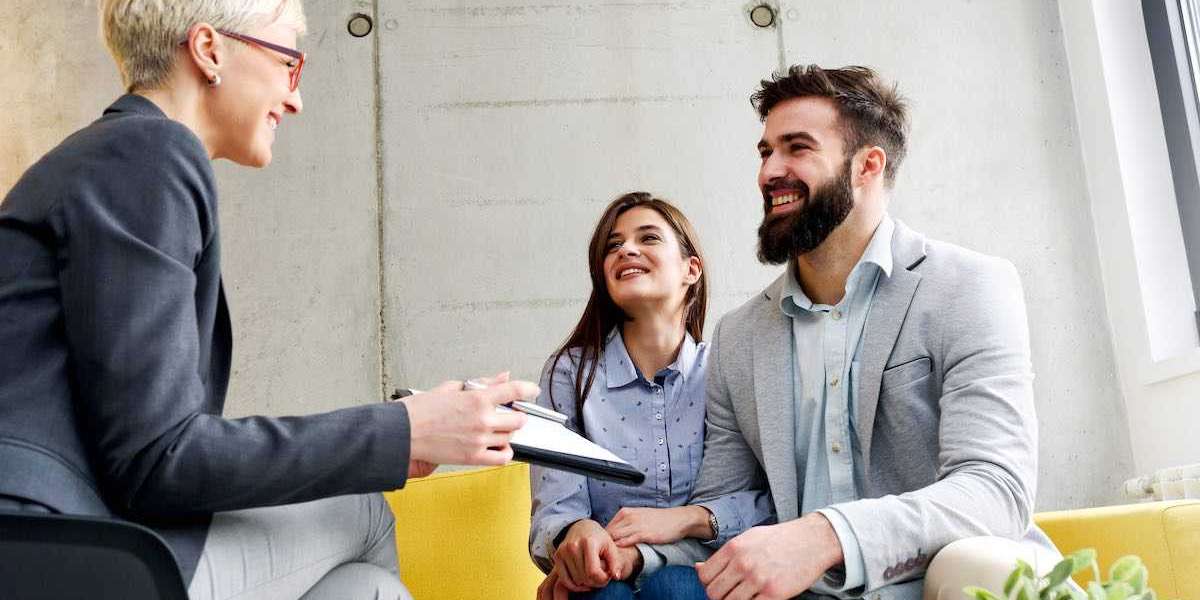 Checklist To Consider While Looking For A Real Estate Agent To Sell Your House