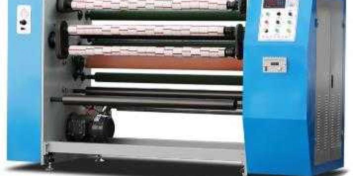 What are the factors that affect the accuracy of the width scale of the slitting machine?
