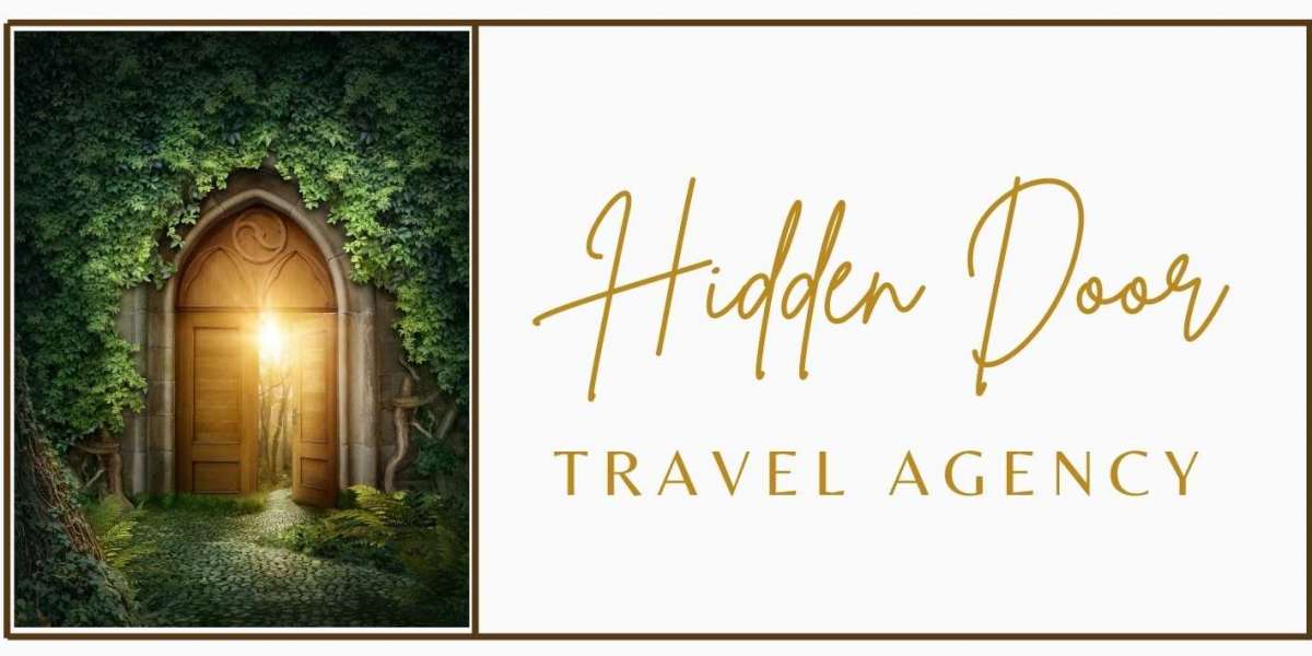   Luxury travel expert 