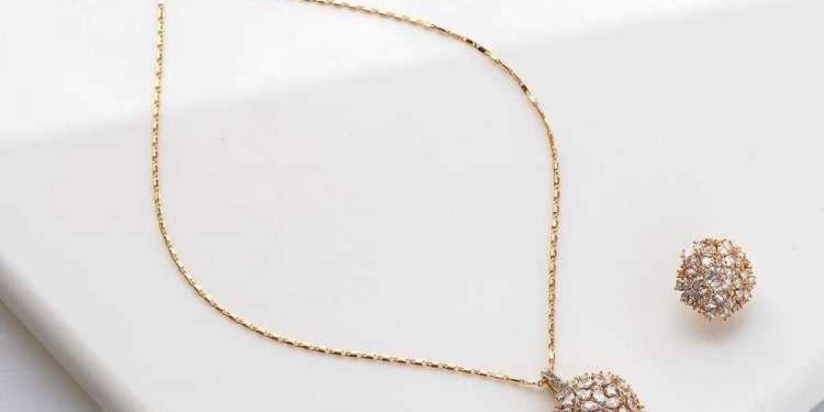 The unending love for a gold pendant set