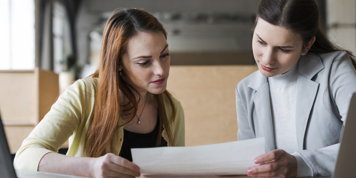 From Terms to Breaches: Simplifying Contract Law Assignments with Help