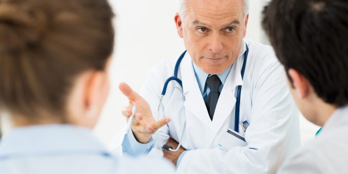 К какому врачу идти если болит бедро.