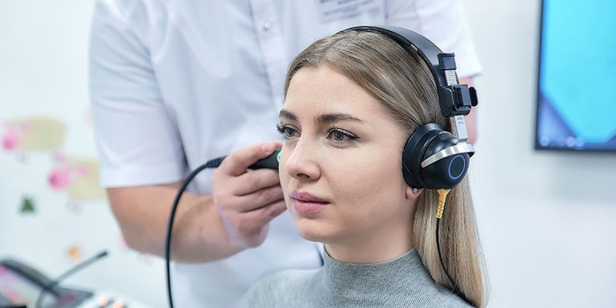 Сурдопедагог Новикова Оксана Владимировна.