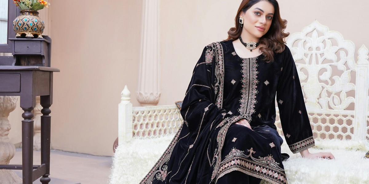 Top 10 Must-Know Pakistani Clothing Brands Revolutionizing Fashion