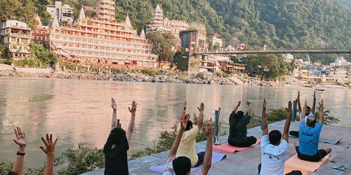 Reconnect with Yourself at a Yoga Retreat in Rishikesh
