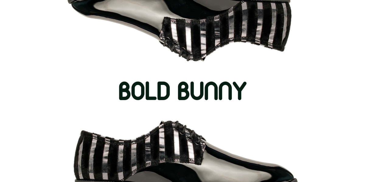 Black Brogue Shoes – The Perfect Blend of Elegance and Versatility