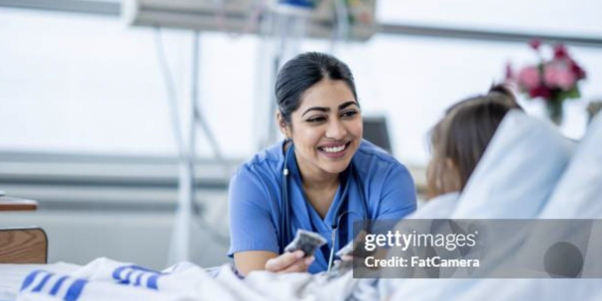 Online Nursing Writing Services: Bridging the Gap Between Theory and Practice