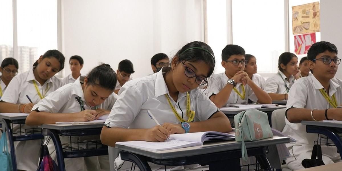 What Helps Choose the Right Stream After Grade 10 | DPS Gurgaon