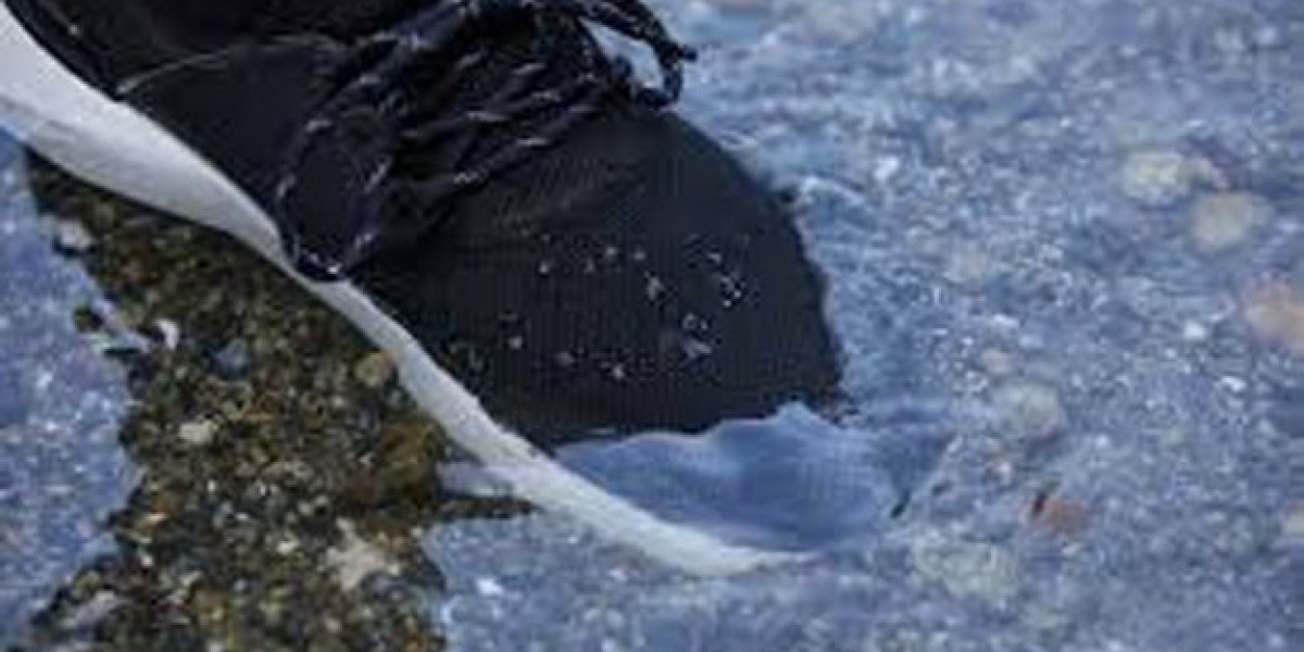 The Ultimate Guide to Choosing the Best Waterproof Shoes