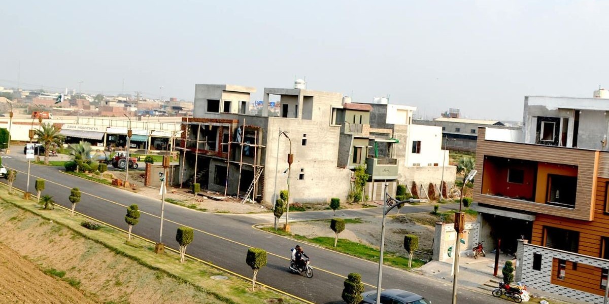 Ultimate Guide to Buying 5 Marla Commercial Plots in Lahore – Ideal Areas, Price Comparison & Investment Insights fo