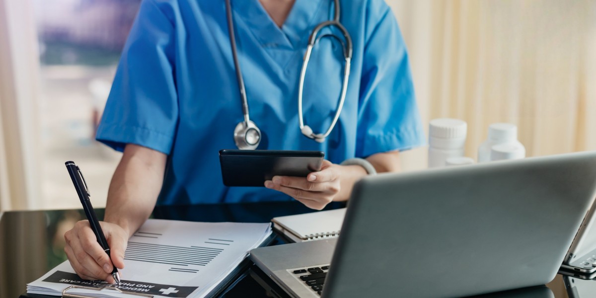 Is a Career as a Medical Scribe Right for You?