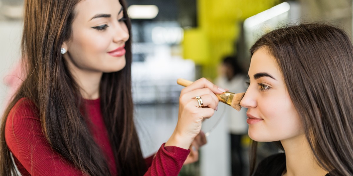 How Makeup Artist Courses Can Boost Your Beauty Career