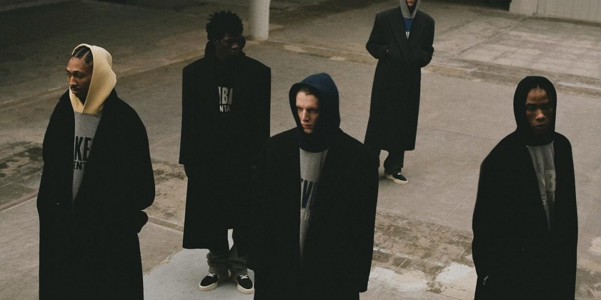 Essential Hoodie for Women Build a Wardrobe That Works