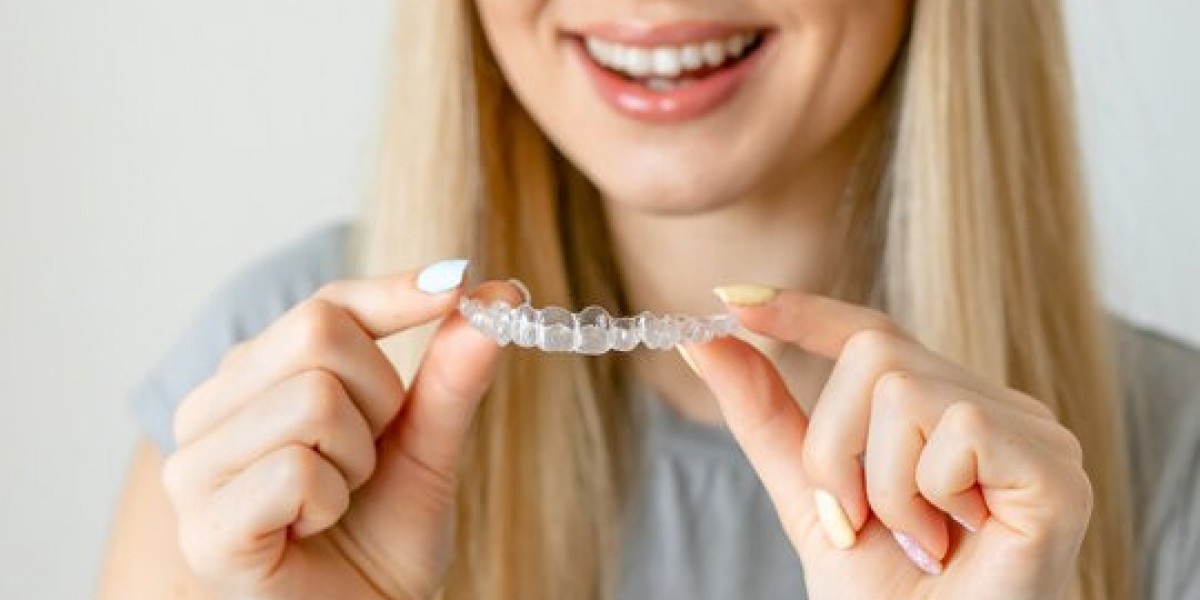 The Truth About Using Toothpaste on Clear Aligners