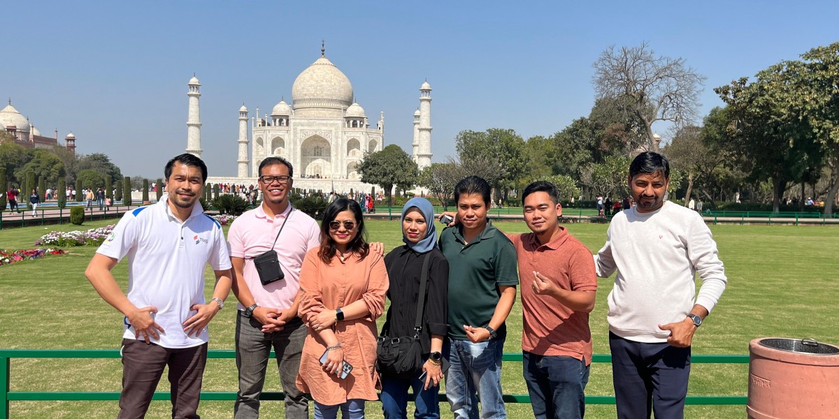 Overnight Agra Tour From Mumbai – A Perfect Short Escape to the Taj Mahal