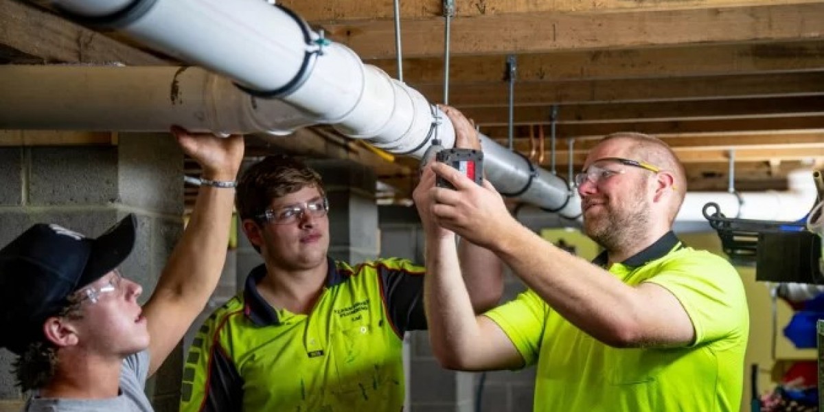 Unlock Your Trade Career: The Use of UEE32220 RPL and Carpentry RPL in Australia