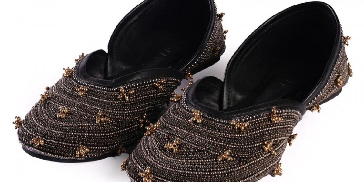 Juti for Women: The Perfect Blend of Tradition and Style