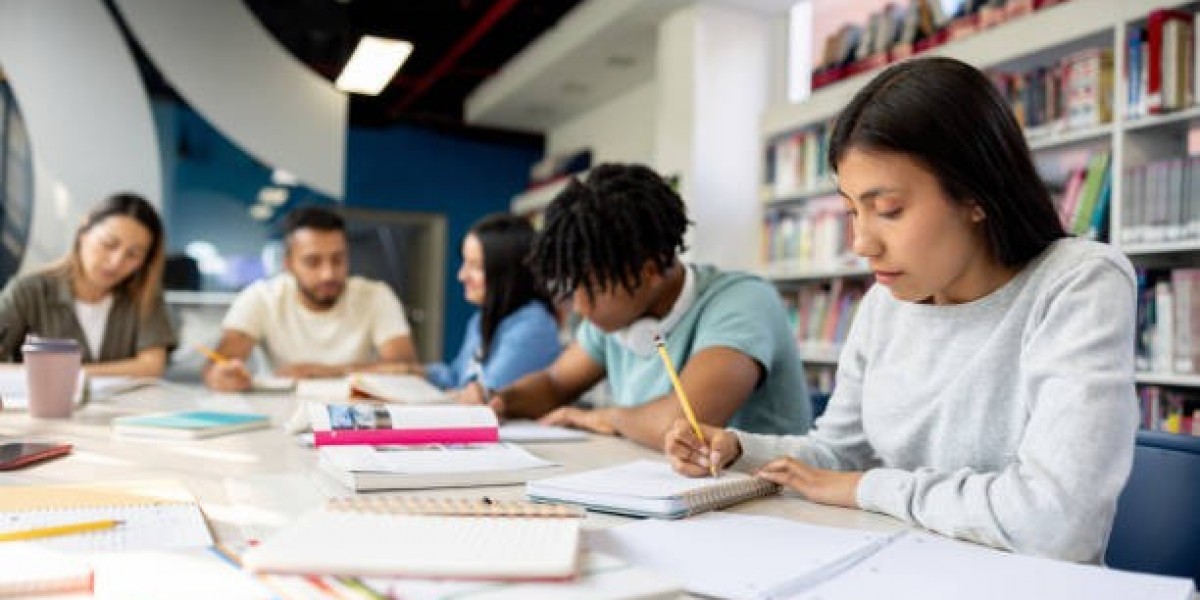 Your Complete Guide to Finding the Best Writer for PhD Dissertation in the UK
