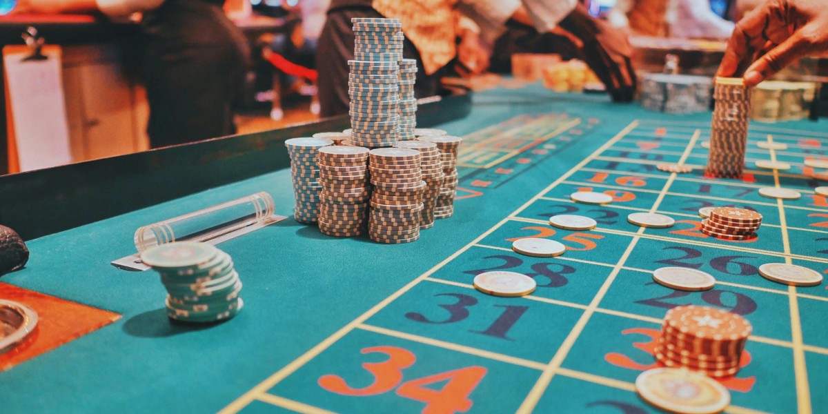 Balancing Entertainment and Risk in the World of Gambling