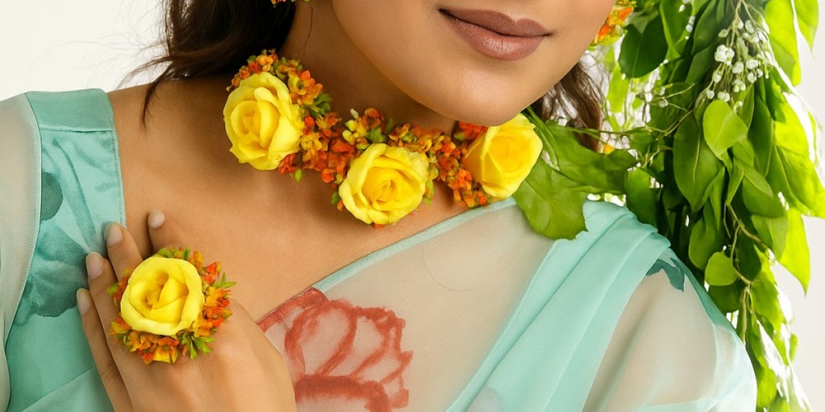 Trendy Flower Jewellery for Haldi | VAIDAAN Exclusive