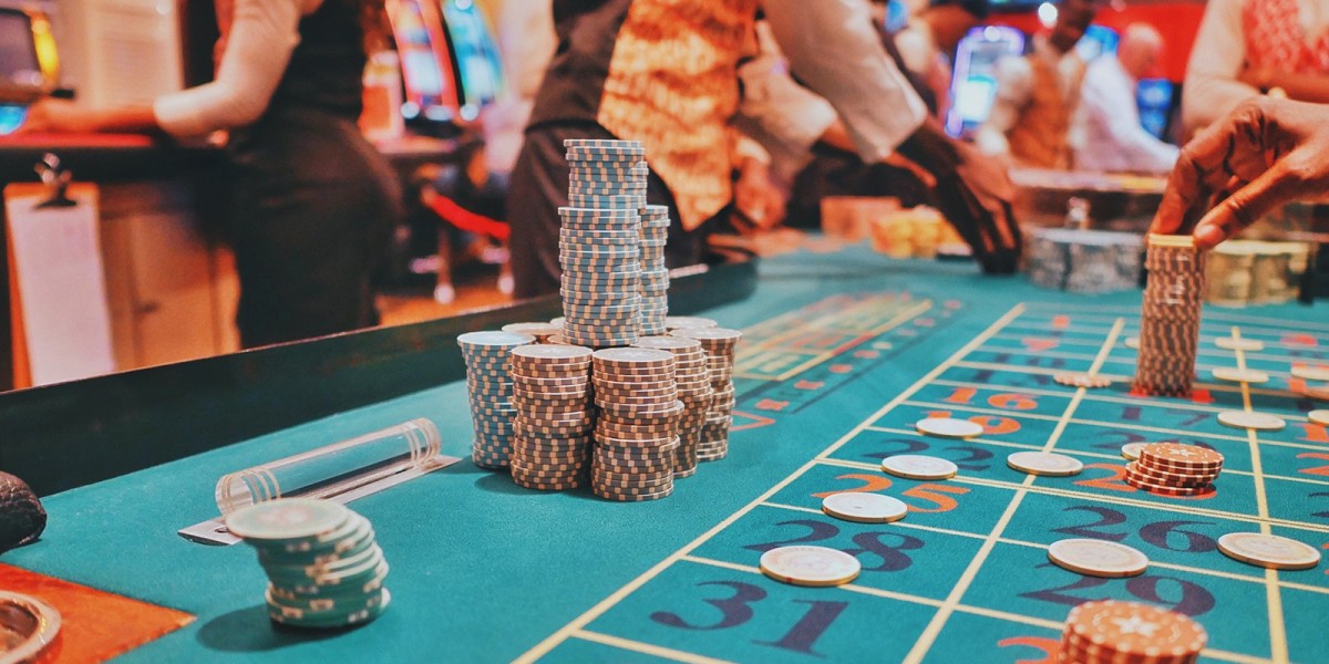 Ewolucja promocji w kasynach online: Jak bonusy i oferty lojalnościowe kształtują rynek gier w 2025 roku