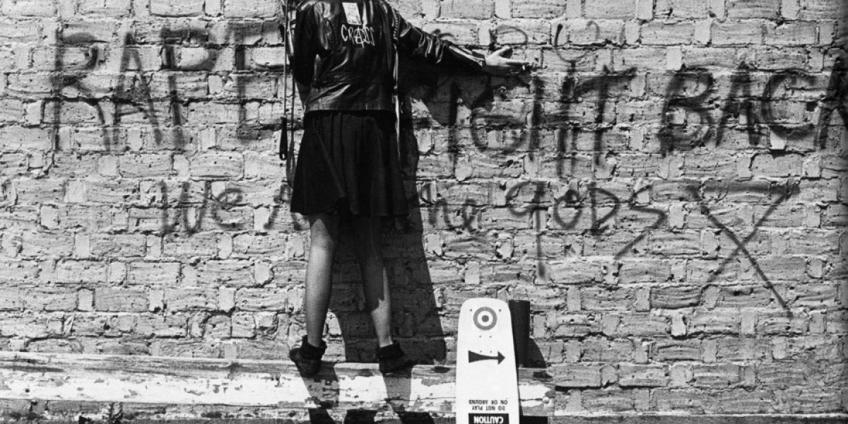 Grunge Music and the DIY Recording Studio Movement