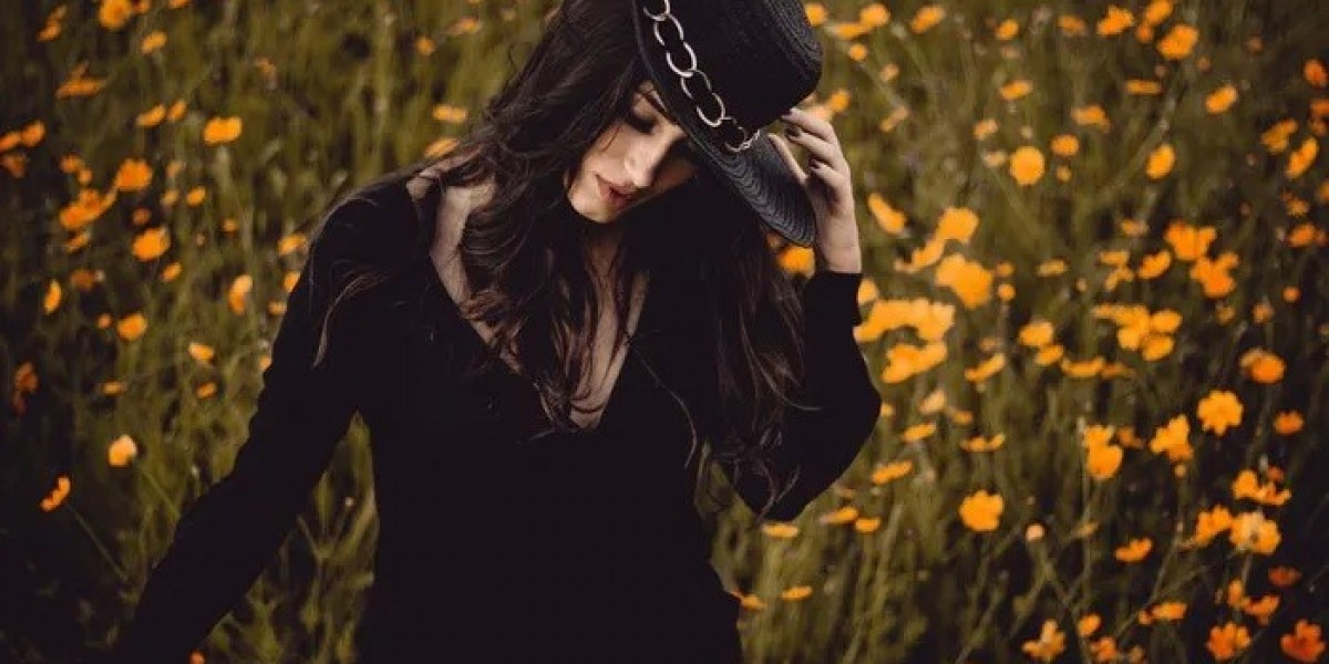 Aquarius lucky numbers, color & more today (September 25th)