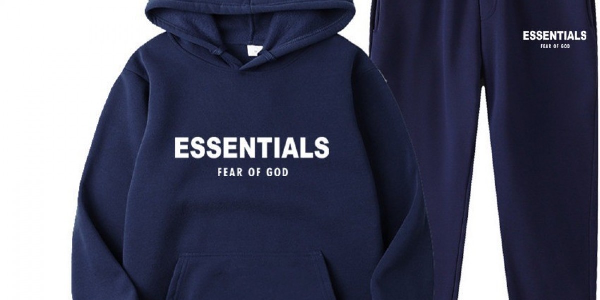 Essentials Hoodies for Travel: All-Season Versatility