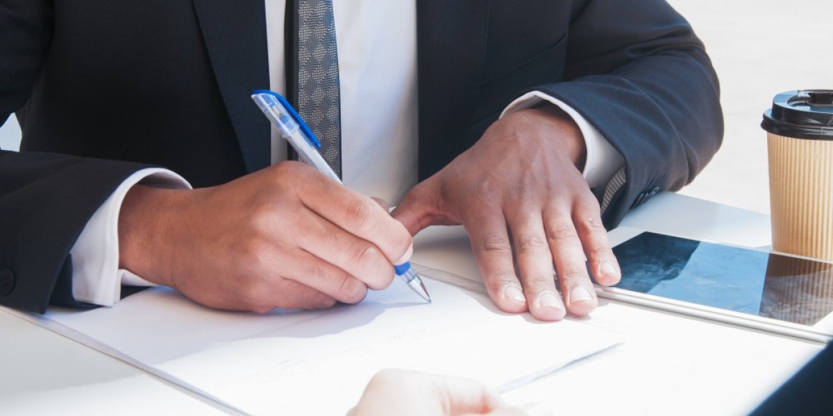 What Services Does a Contract Lawyer Provide for Businesses?