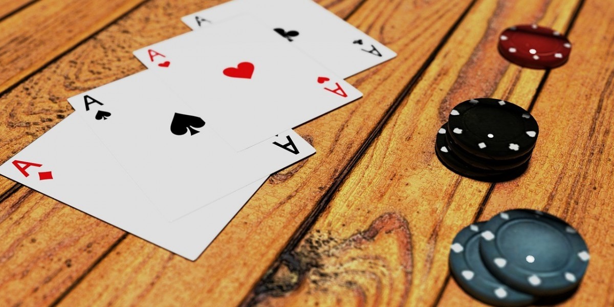 Fremkomsten af live dealer-spil: Hvordan ændrer det online casinouniverset i 2025?