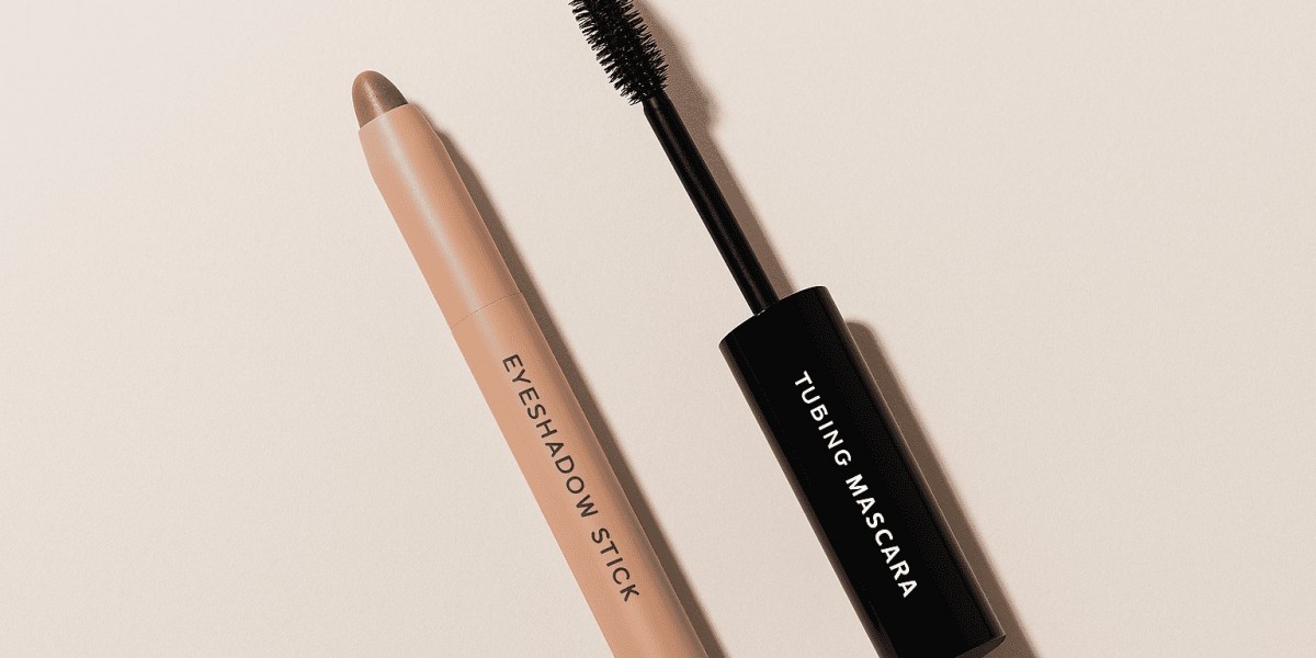 How to Use an Eyeshadow Stick & Tubing Mascara Daily