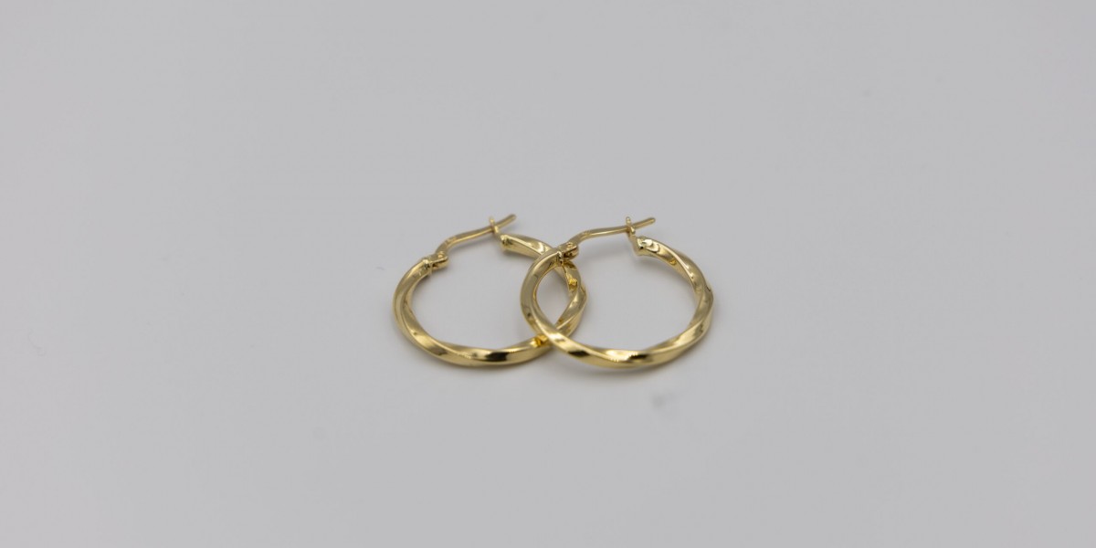 Plain Hoop Earrings: The Timeless Jewelry Every Woman Needs