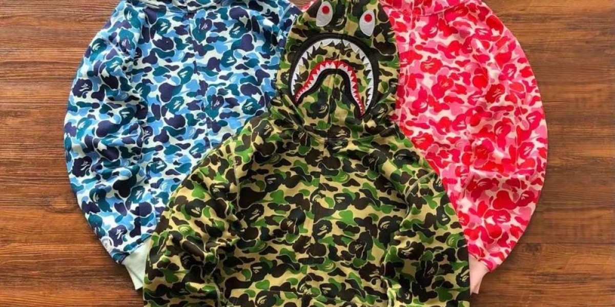 BAPE and the BAPE Bluza: The Streetwear Legend That Redefined Urban Fashion