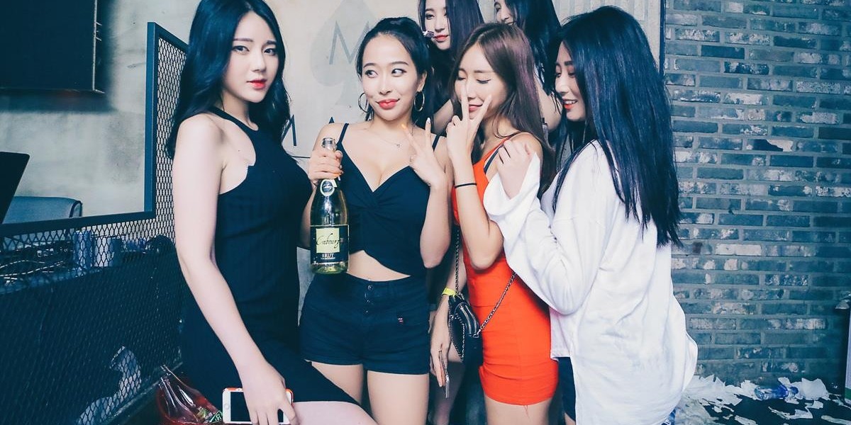 Is South Korea Safe? Travel Safety Tips for Seoul + Beyond U30X