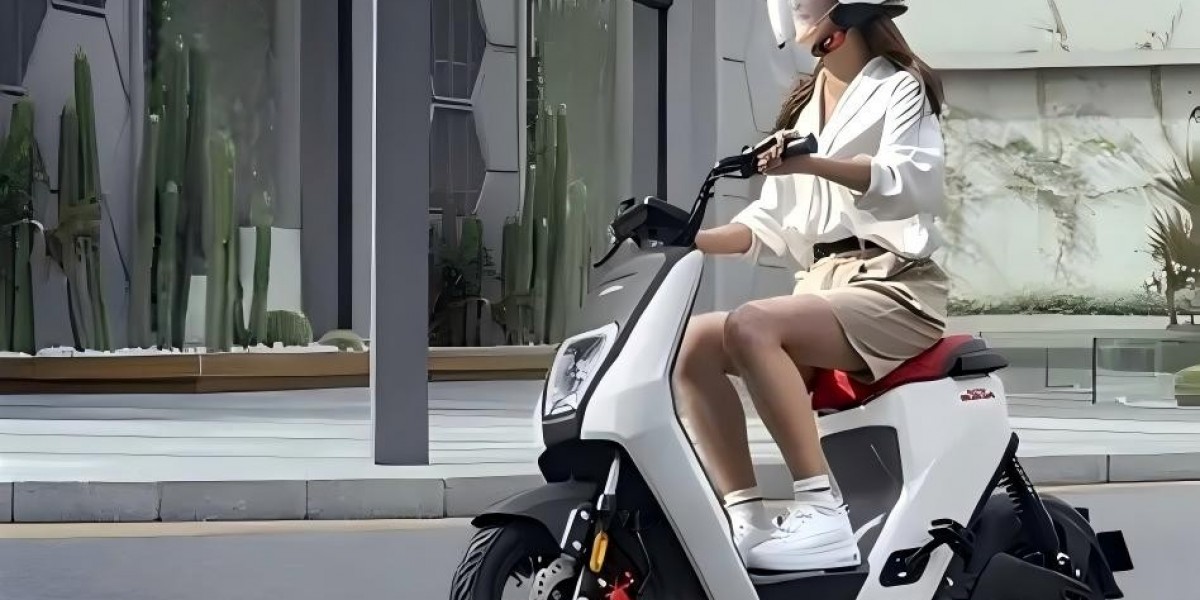 Do You Need Bicycle Skills to Ride a Motorcycle? A Neutral Look via Alessia EV