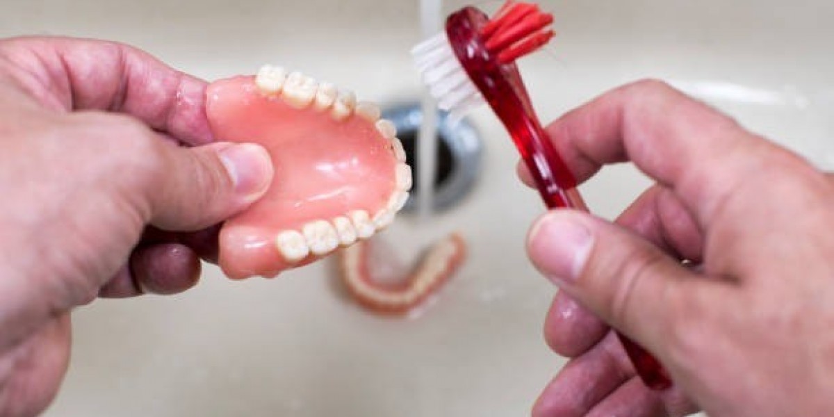 Why Retainer Cleaning Tablets Are Essential for Oral Hygiene