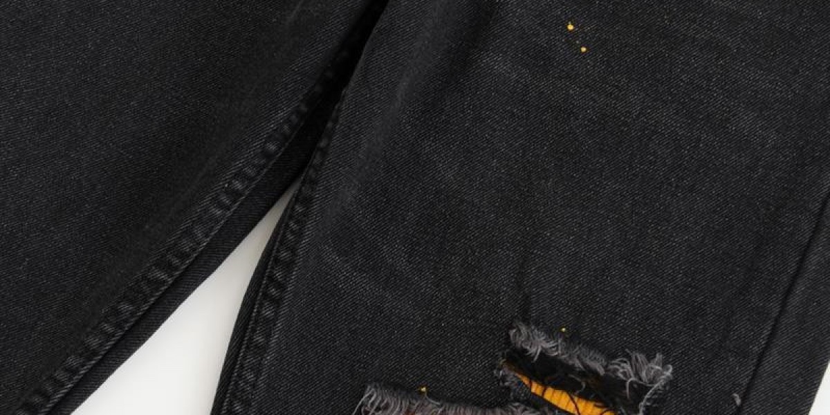 How to Style Streetwear: Trends & Tips for 2025