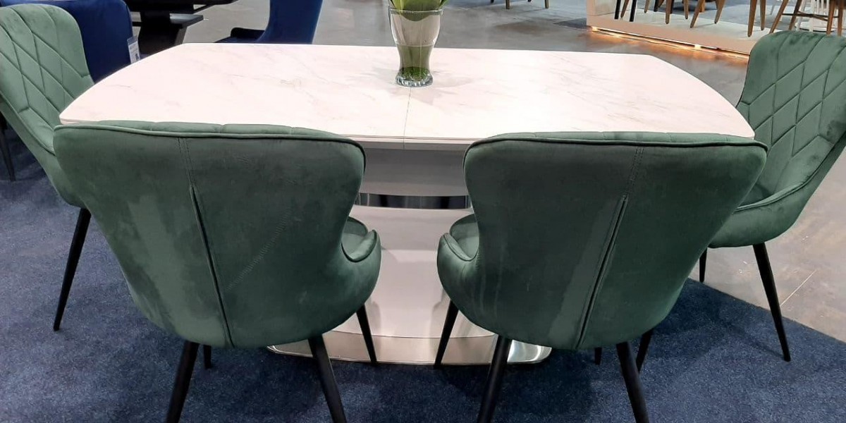 Мягкие стулья для кухни с экокожей: практичность и стиль