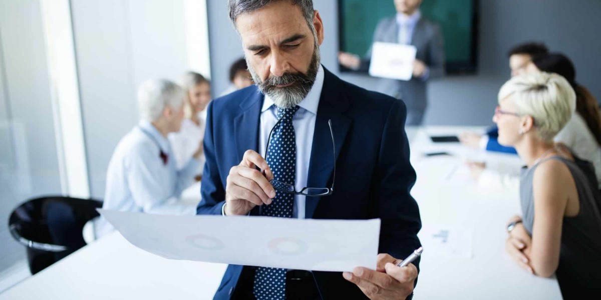 Smart Financial Solutions for Canadians and Americans Navigating Cross-Border Tax and Retirement Challenges