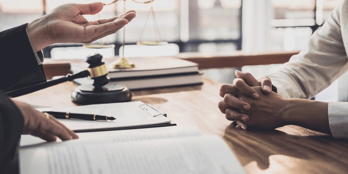 Best Delhi Lawyer Offering Professional Legal Services Online