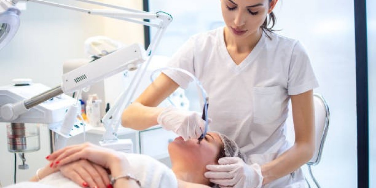 Hydrafacial in Riyadh: Gentle Exfoliation for Fresh Skin