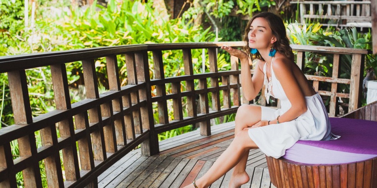 Why Wood Patio Covers and Duralife Decking Make the Perfect Outdoor Pair