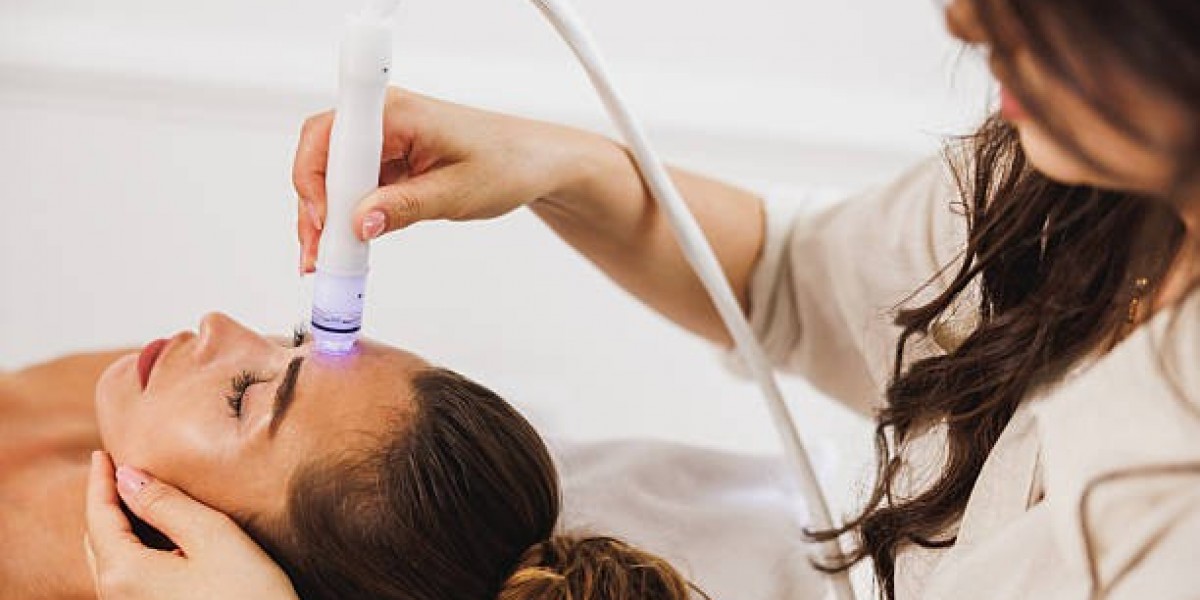 Hydrafacial Glow for Riyadh Skin