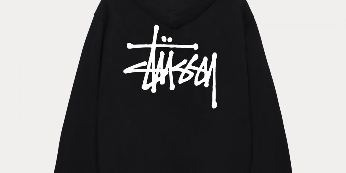 Stüssy x Collabs: Οι Συνεργασίες που Έκαναν Χαμό στο Streetwear